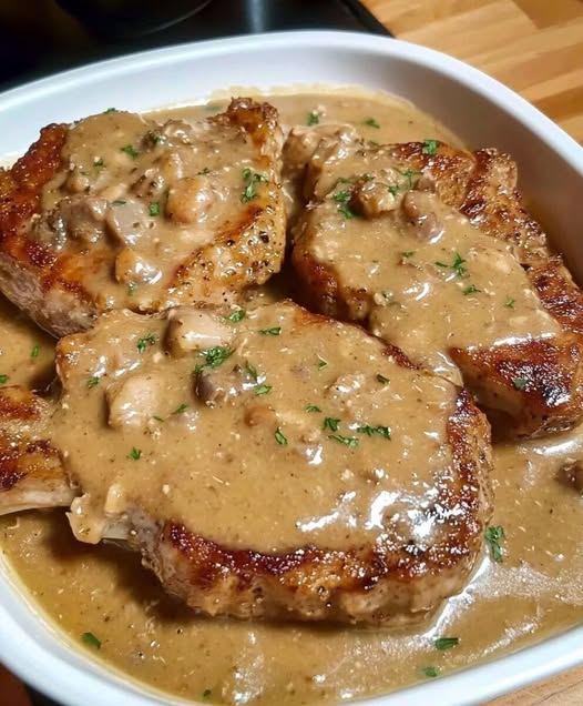 Côtelettes de porc à la mode étouffée