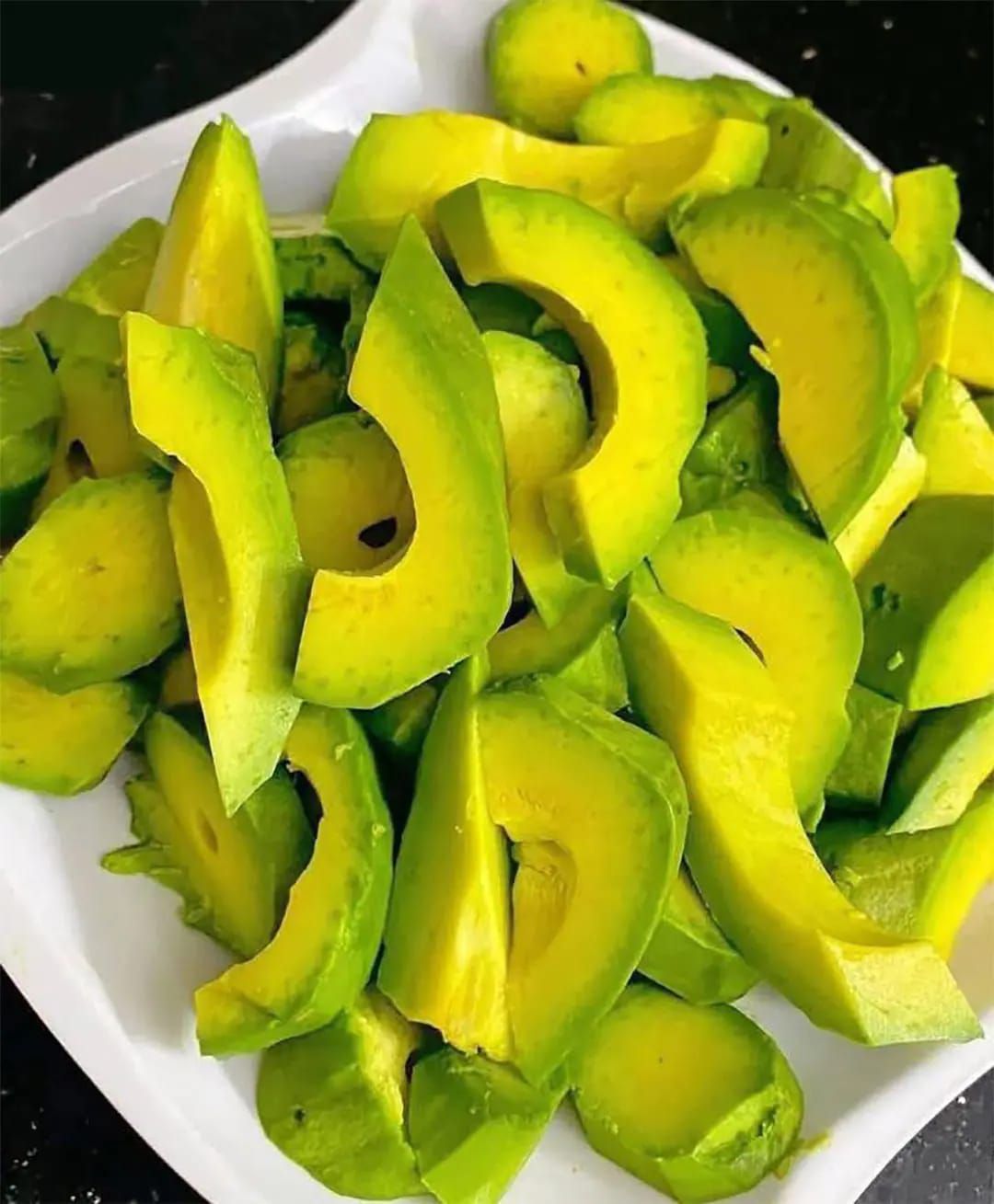Quels sont les bienfaits de l’avocat 659214018_1322672556451607_8463256443647146924_n
